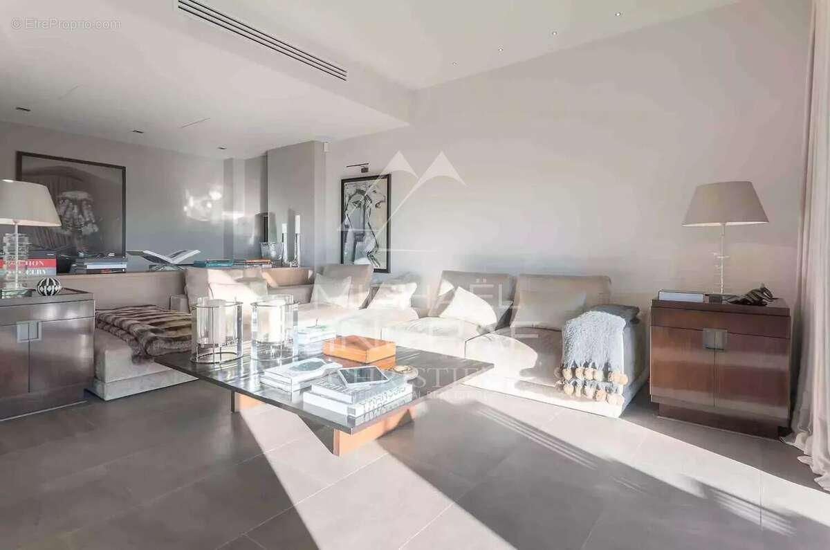 Maison à MOUGINS