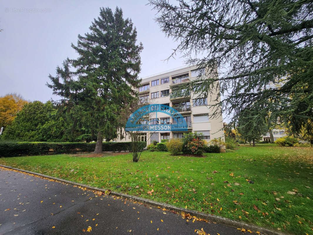 Appartement à CHENNEVIERES-SUR-MARNE