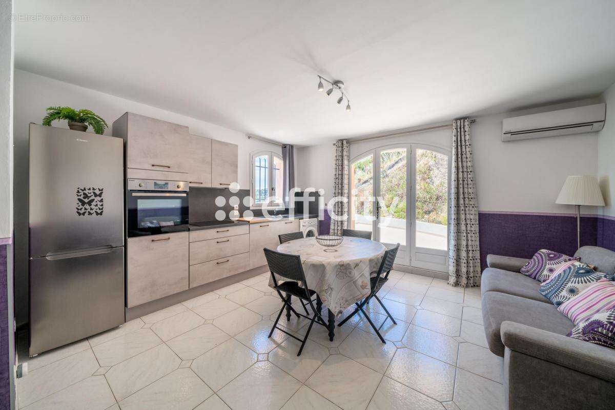 Maison à MANDELIEU-LA-NAPOULE