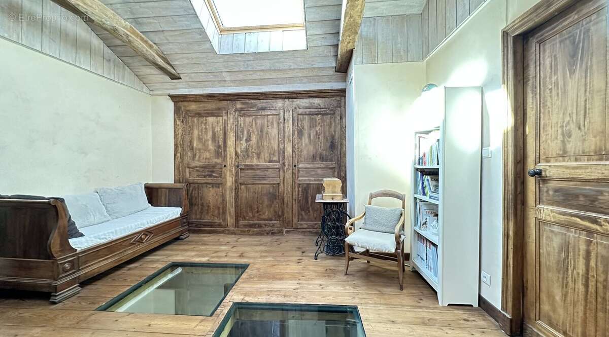 MAISON DE CARACTERE DU 18ème de 9 pièces de 235 M2 - photo 15