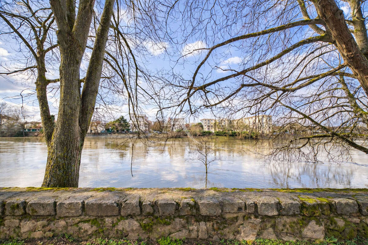 Appartement à SAINT-MAUR-DES-FOSSES