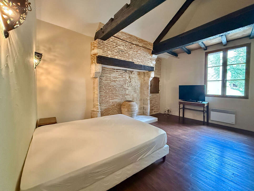 Maison à PUY-L&#039;EVEQUE