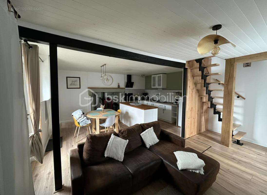 Maison à SAVIGNY-LE-VIEUX