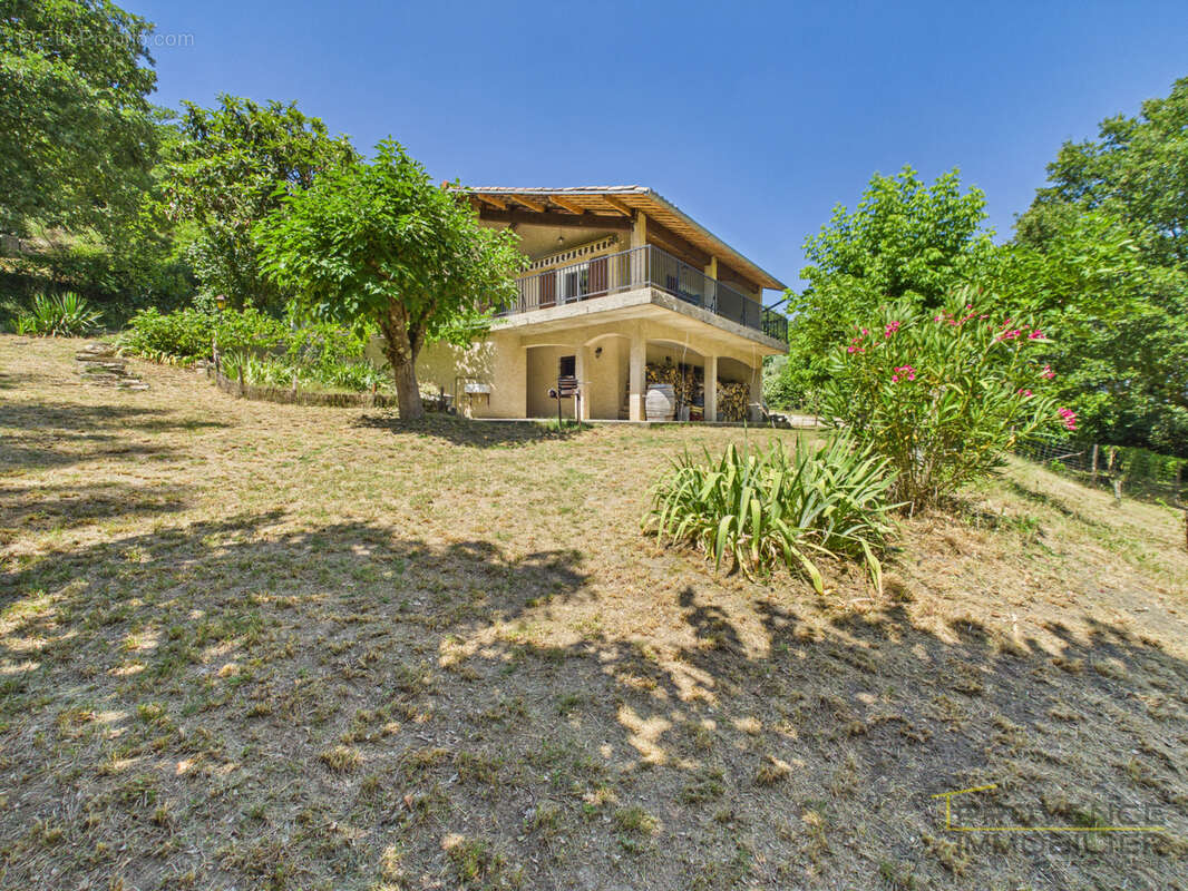 Maison à CHAROLS