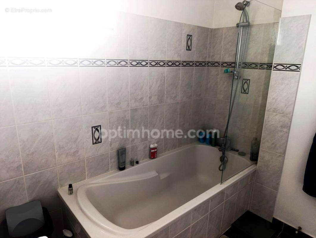 Maison contemporaine 4 chambres – Prête à vivre – Jardin, garage et belles terrasses - photo 11