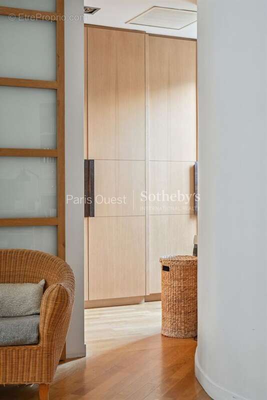 Appartement à NEUILLY-SUR-SEINE