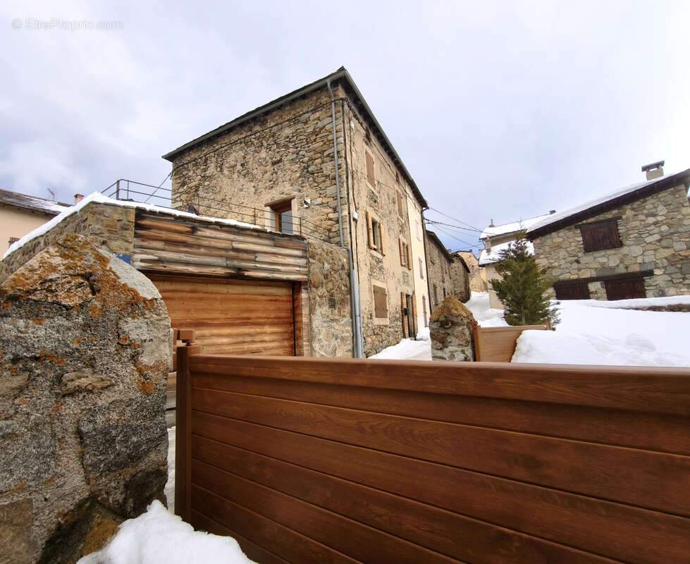 Maison à LES ANGLES