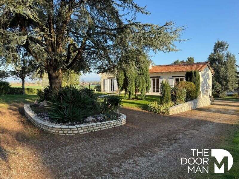 Maison à SAINT-GELAIS