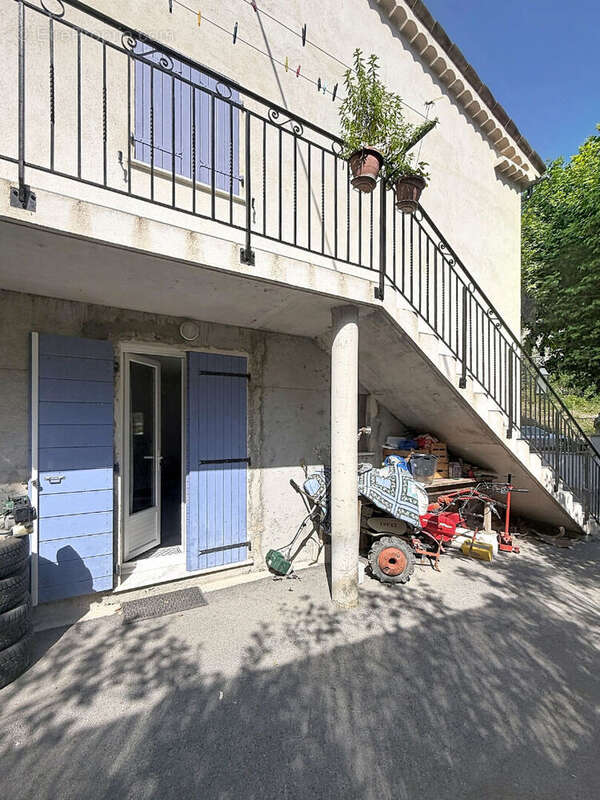 Maison à ENTREVAUX