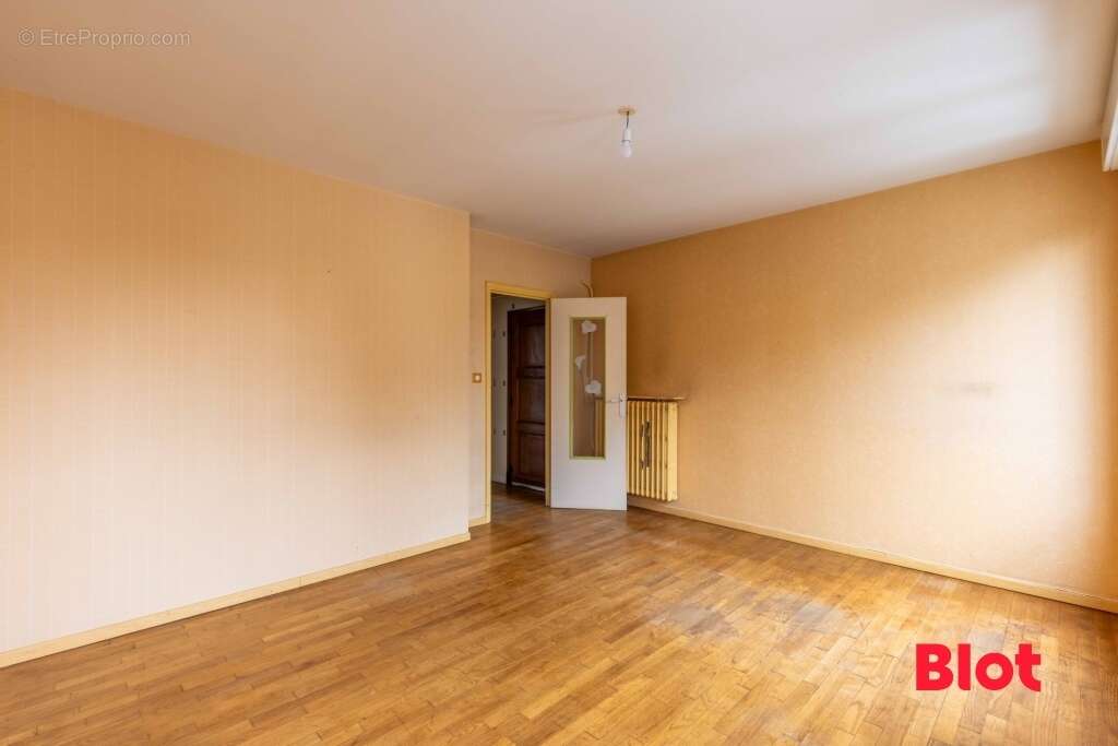 Appartement à FOUGERES