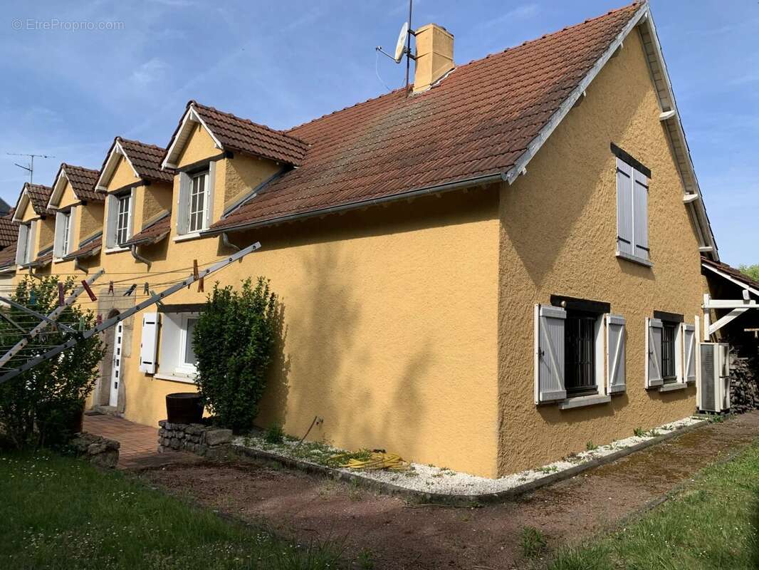 Maison à SAINT-JEAN-DE-LA-RUELLE
