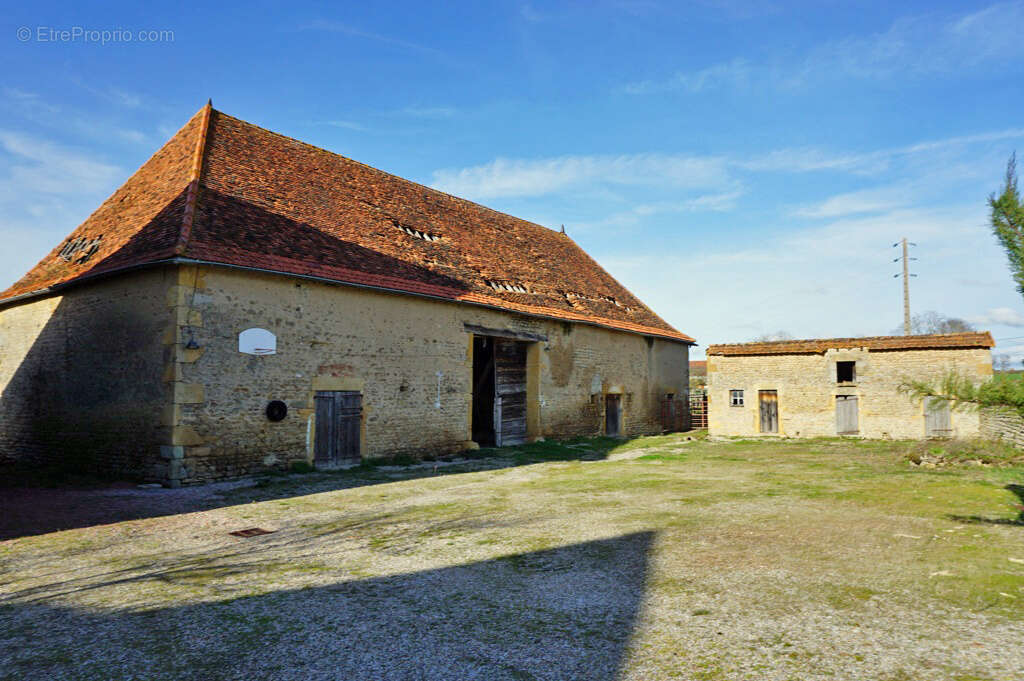 Maison à PARAY-LE-MONIAL