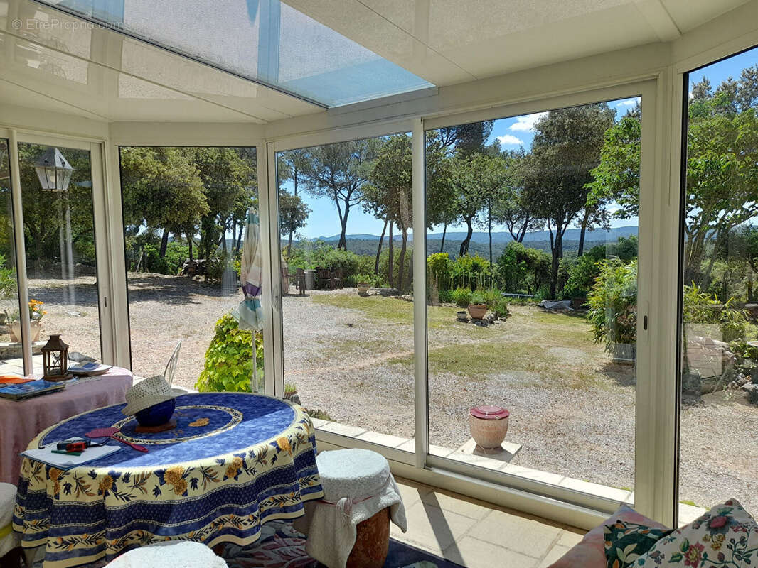 Maison à ENTRECASTEAUX