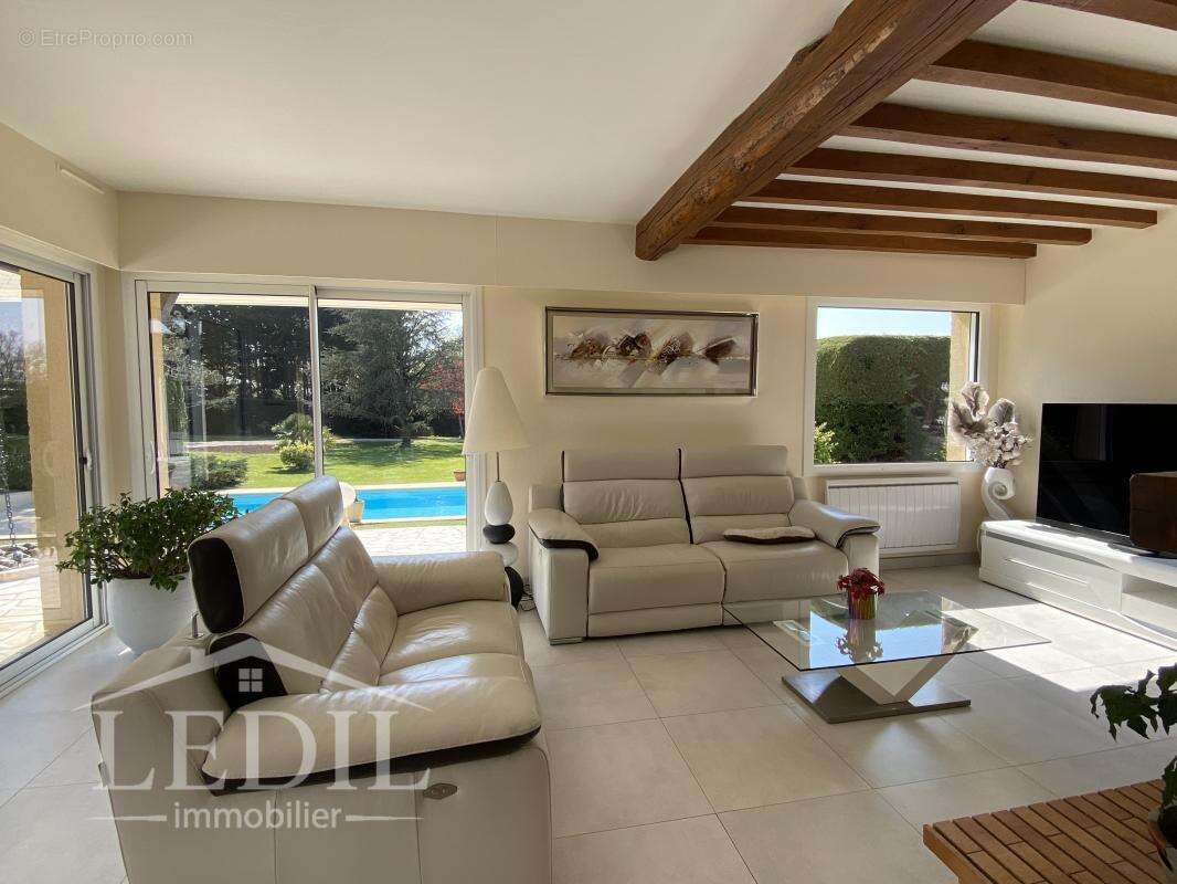 Magnifique Ensemble Immobilier avec Deux Maisons - photo 3