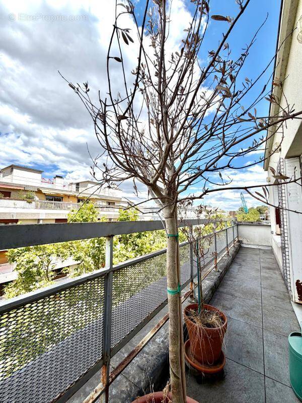 Appartement à PARIS-19E