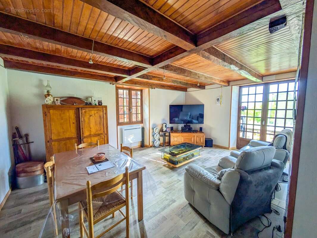 Maison à LACAPELLE-MARIVAL