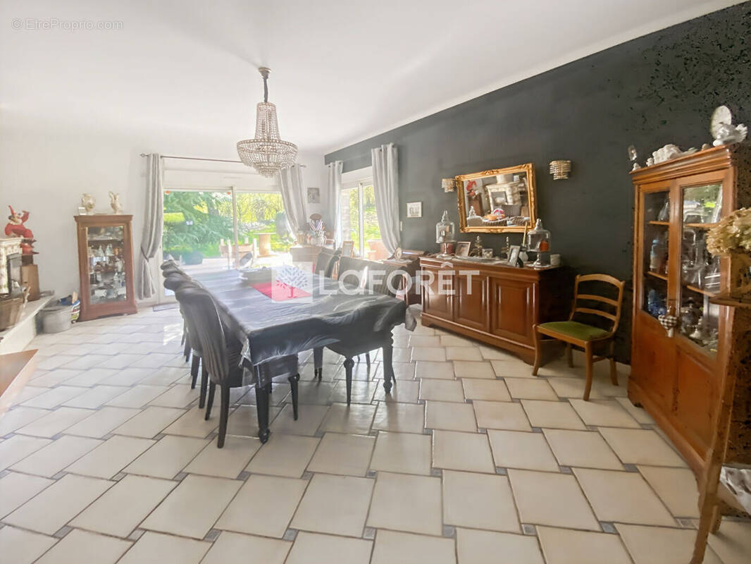 Maison à BONNINGUES-LES-ARDRES