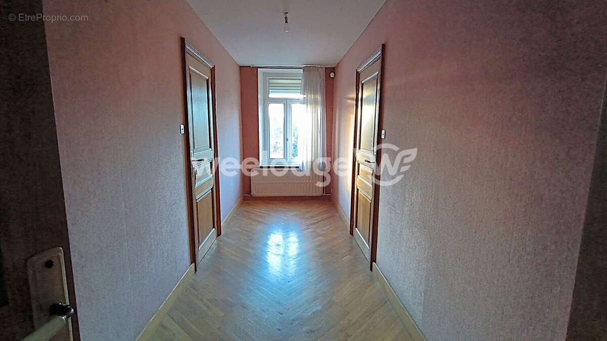 Maison à SAINT-REMY-CHAUSSEE