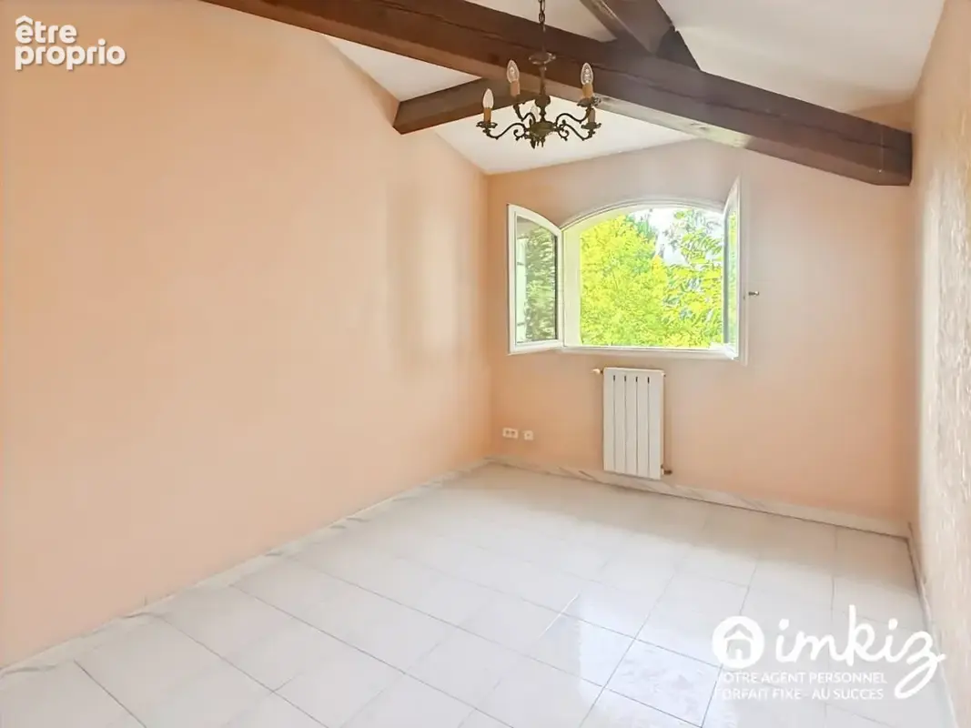 Spacieuse villa familiale avec piscine et garage - photo 13