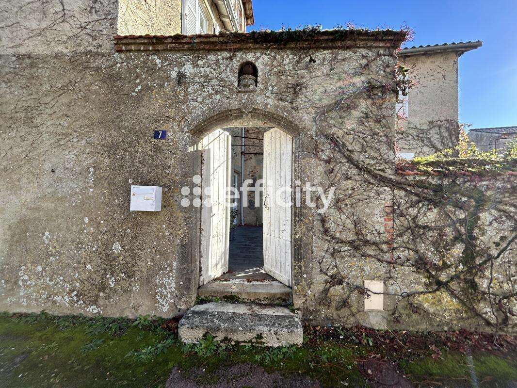 Maison à TALMONT-SAINT-HILAIRE