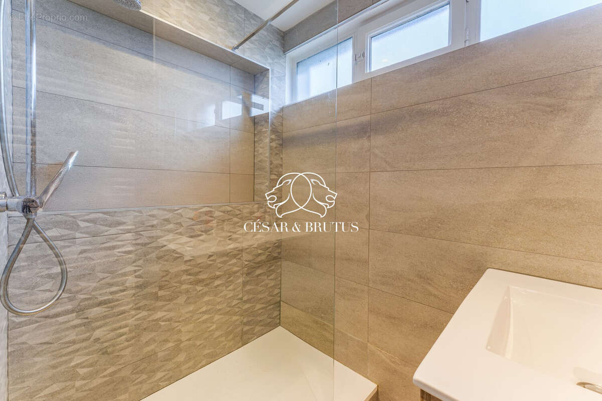 Appartement à DECINES-CHARPIEU