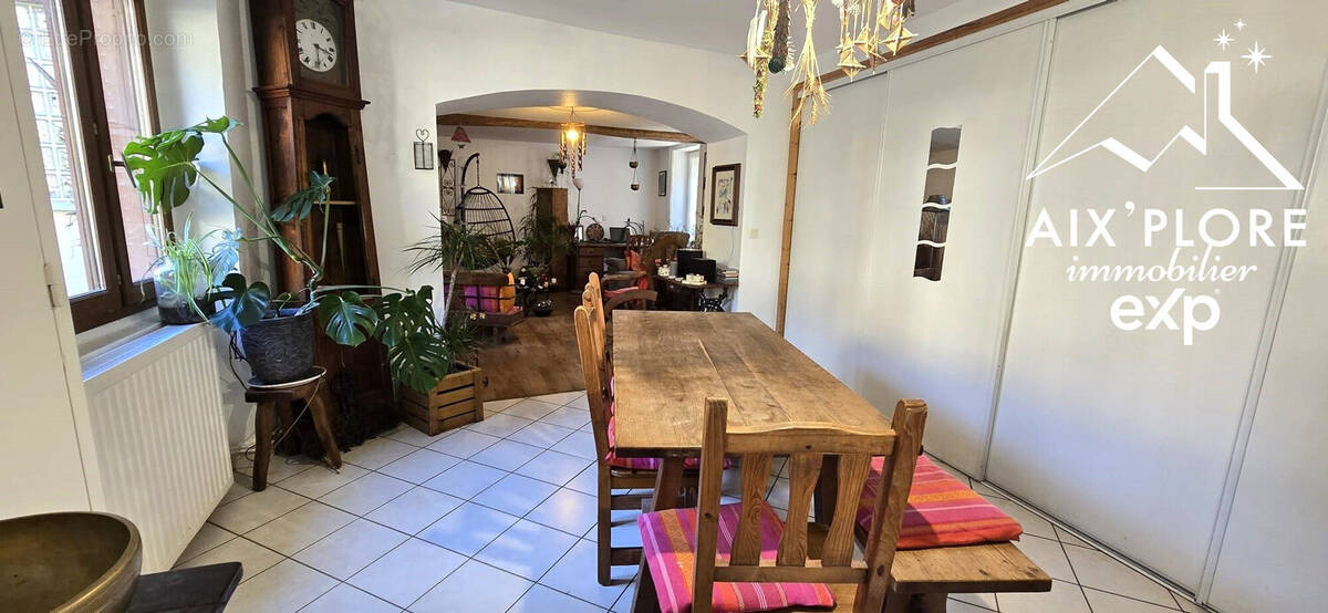 Maison à AMBUTRIX