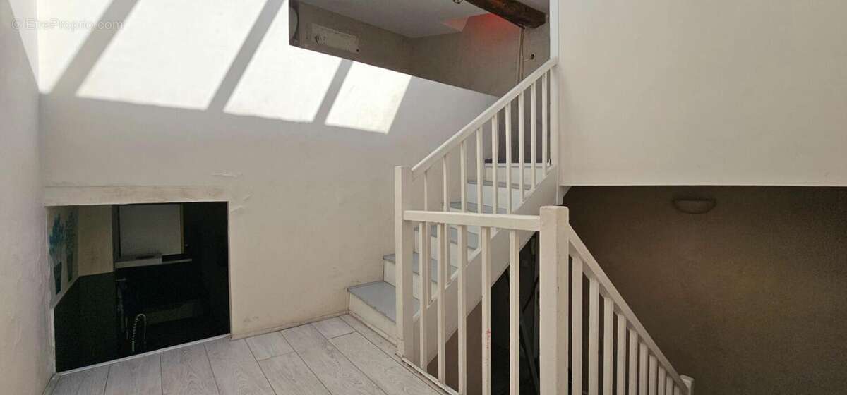 Duplex de caractère sous verrière zénithale - dernier étage - Perpignan La Réal - photo 7