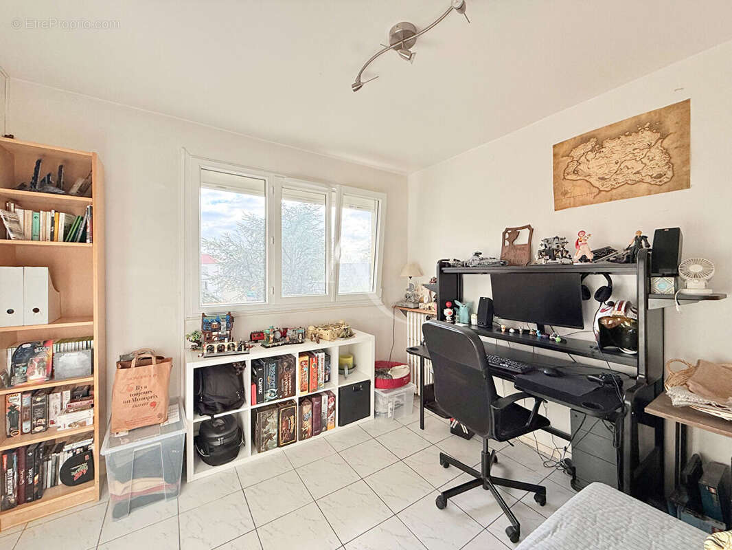 Appartement à CHARENTON-LE-PONT