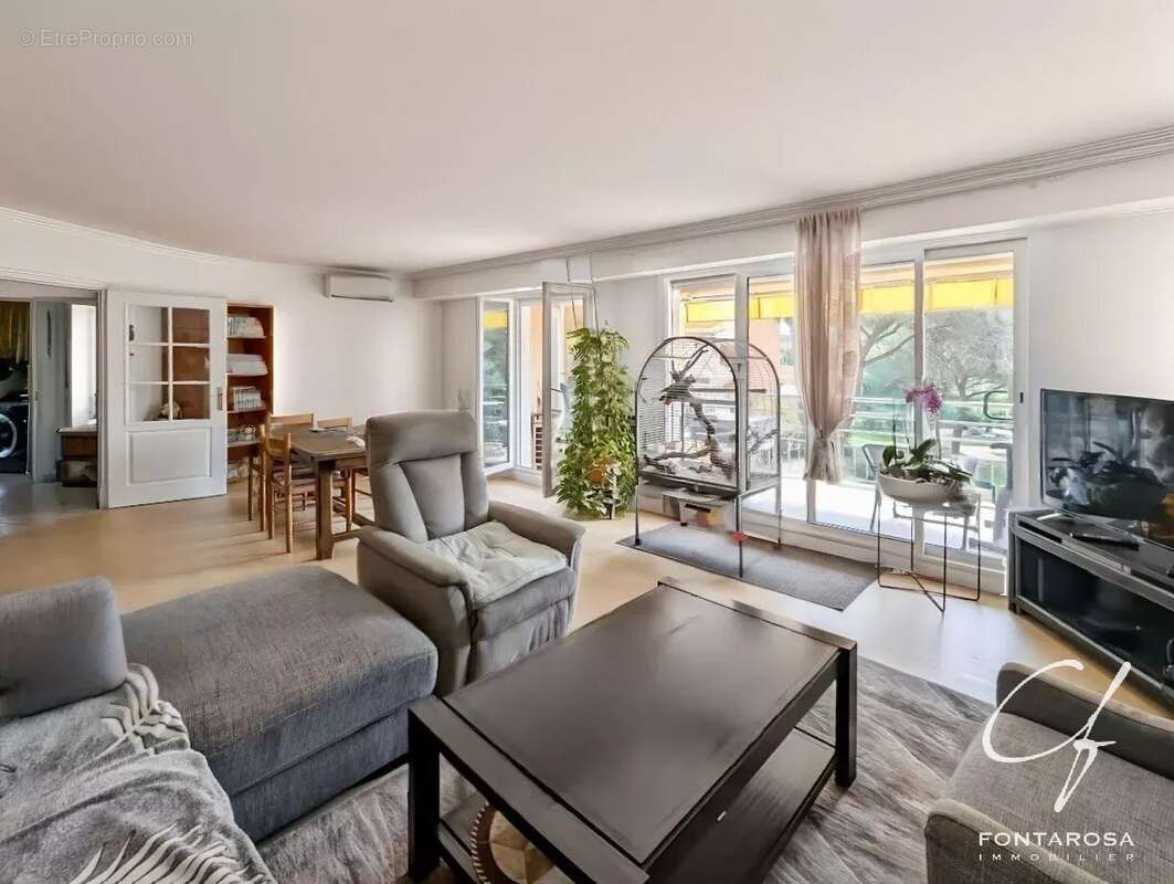 Appartement à FREJUS