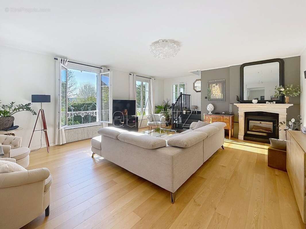 Charme indéniable pour cette maison Mansart - photo 8