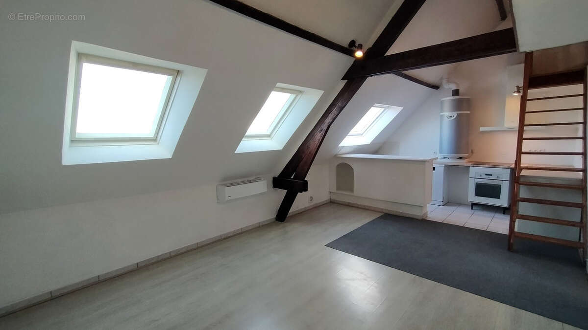 Appartement à SAINT-MARTIN-BOULOGNE