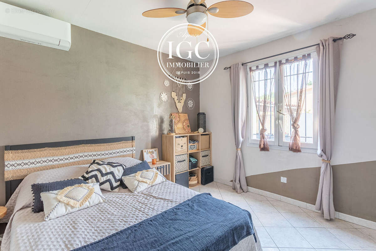 Maison Type 5 - 117m² - piscine - 445m² terrain - Marignane - photo 11