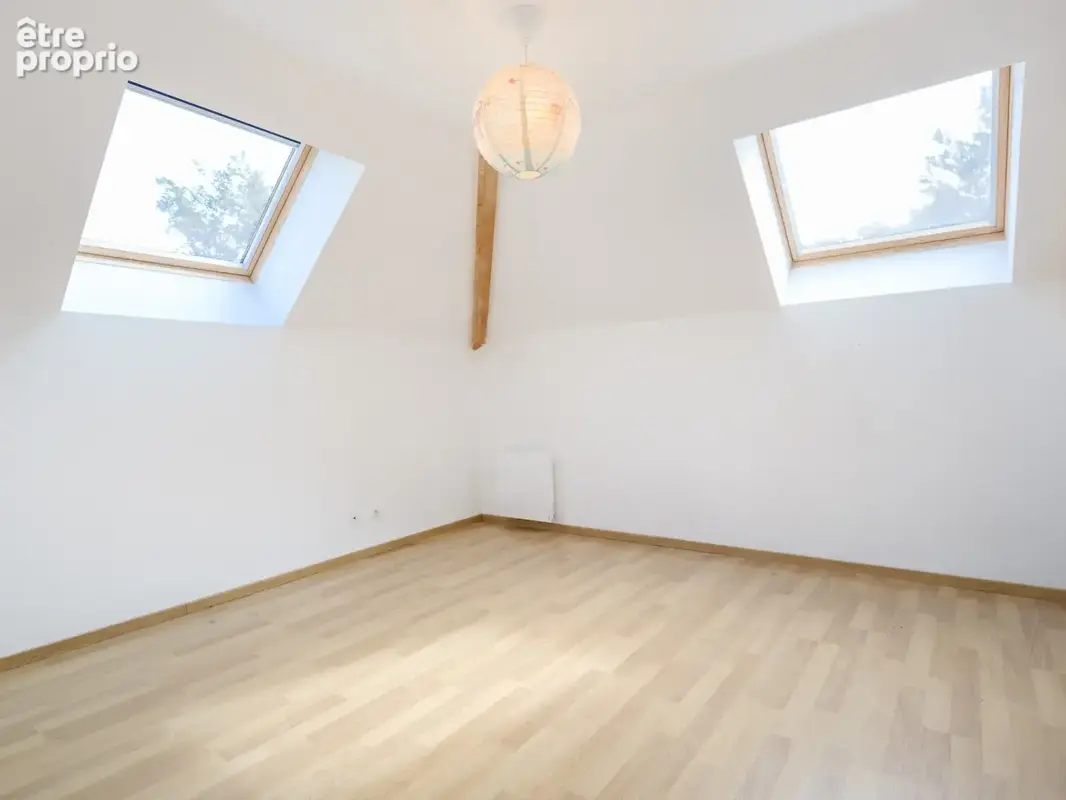 Jolie t3 duplex avec spacieuse terrasse de 38,80 m2, cave et garage - francin ! - photo 9