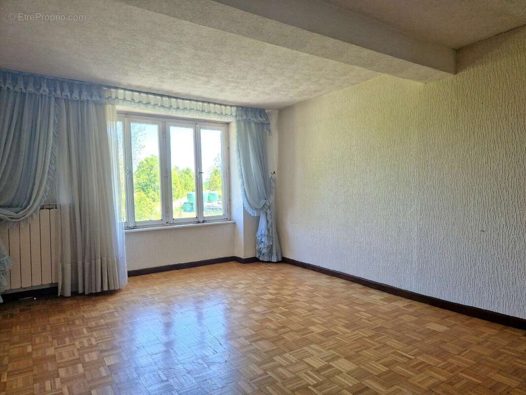 Maison à PUTTELANGE-AUX-LACS