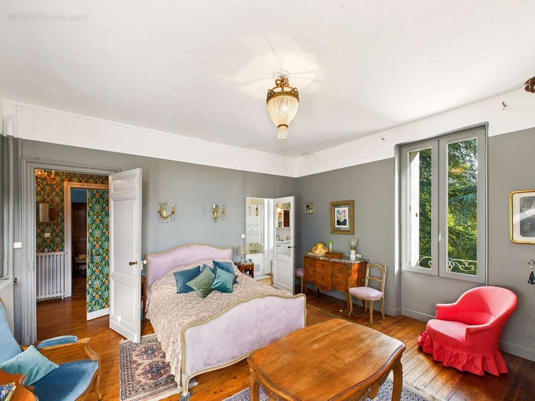 Maison à SAINT-EMILION