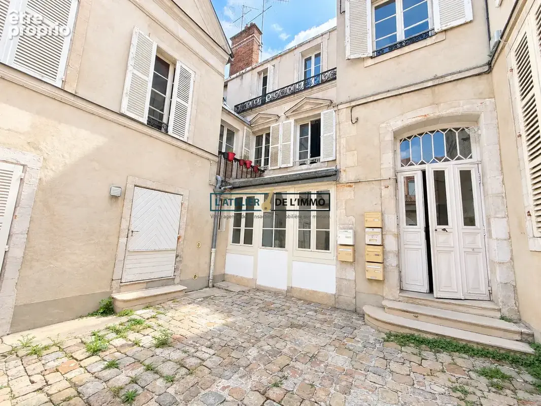 À VENDRE - Superbe T2 avec cachet de l'ancien - Hypercentre - photo 2