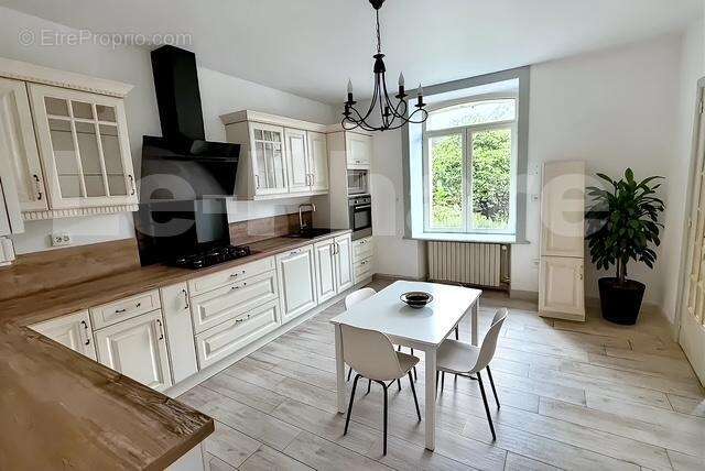 hoqi-3362603139104138915cd51eae1cf612 - Maison à CHERBOURG-OCTEVILLE