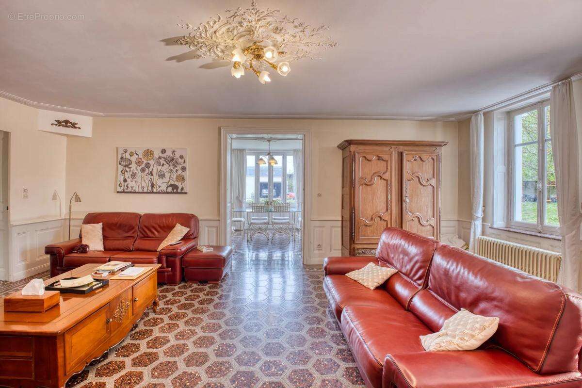 Maison à ROSIERES-AUX-SALINES