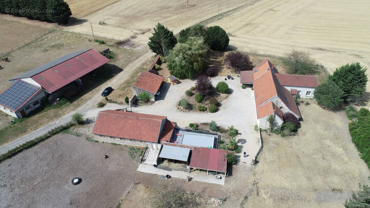 Maison à LE THOULT-TROSNAY