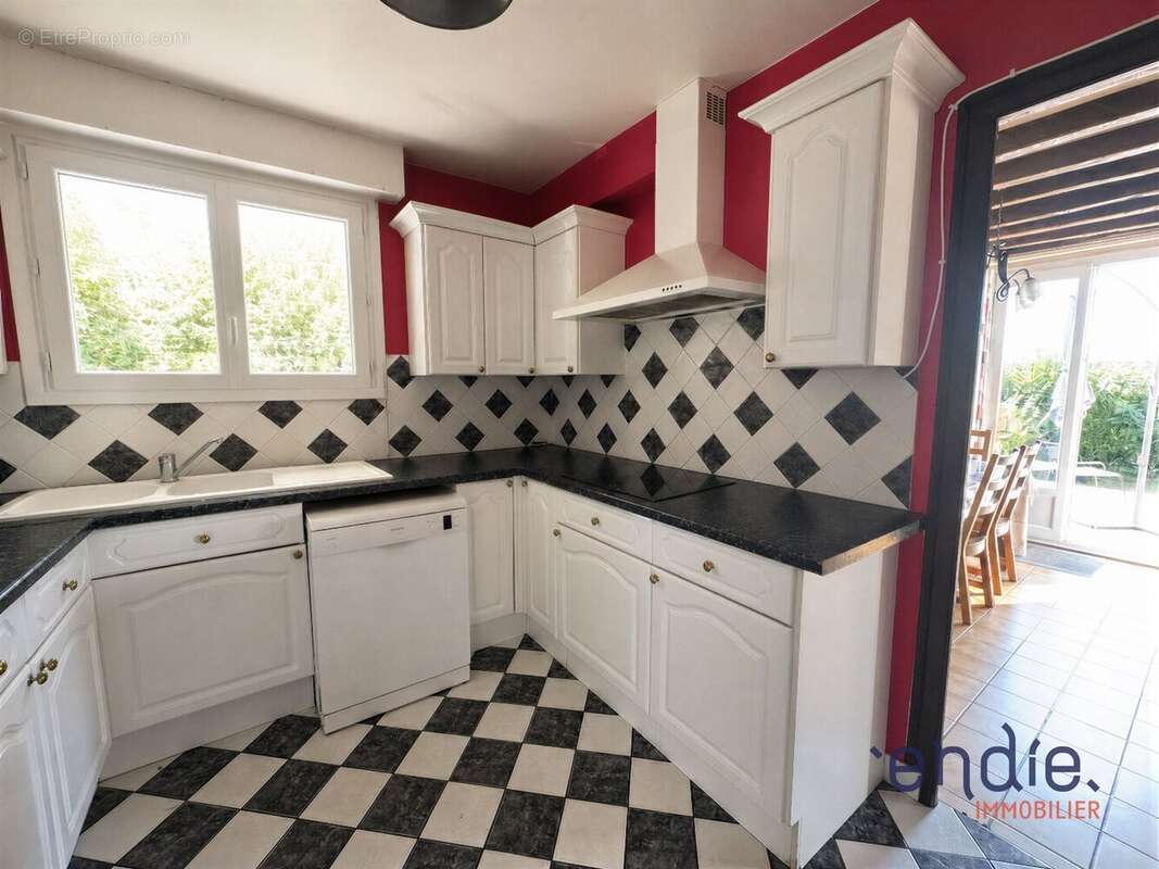 Une maison familiale aux beaux volumes, au cur de Cheux - photo 3