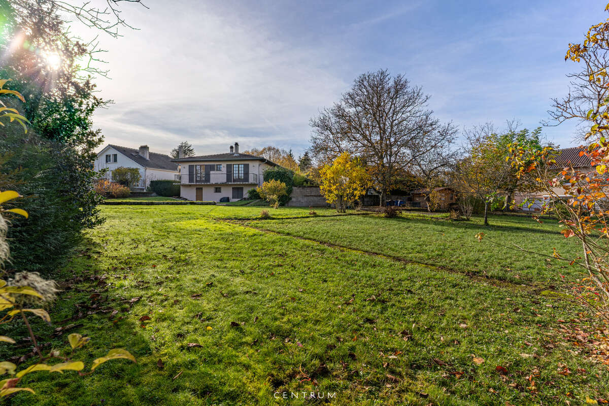 Maison individuelle de plain-pied 127 m2 sur 17 ares de terrain - photo 7