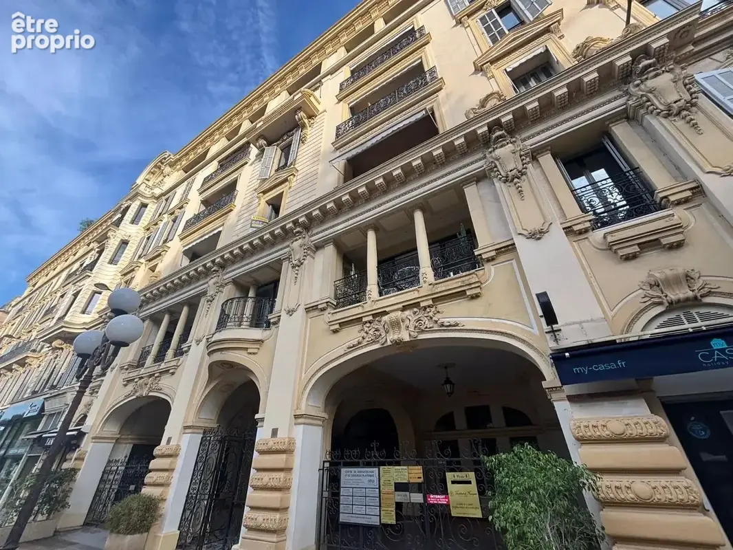 Nice – grand hôtel  studio de prestige avec balcon face à la coulée verte - photo 9