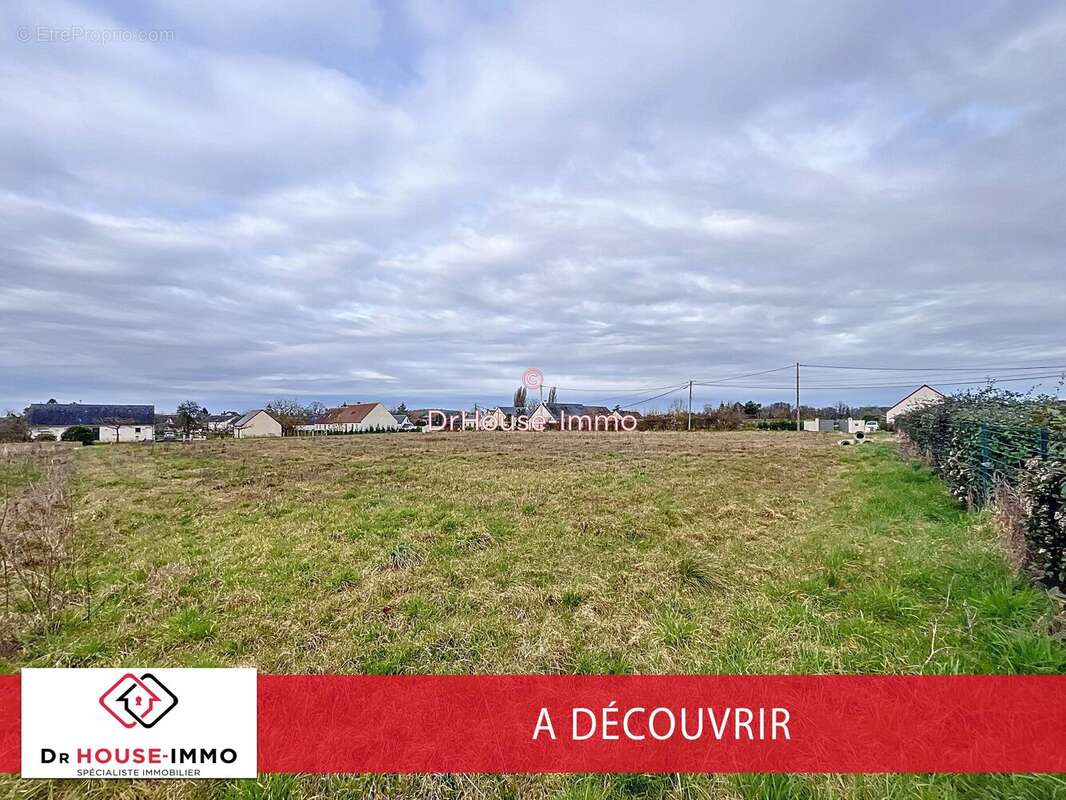 Terrain à COURCELLES-DE-TOURAINE
