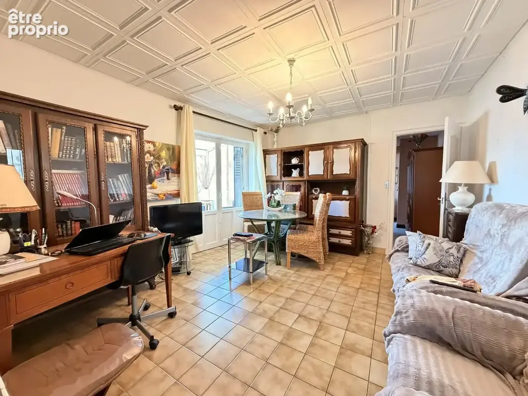 Vous serez séduits par ce salon trés agréable
