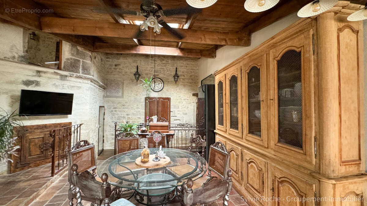 Maison à CADEROUSSE