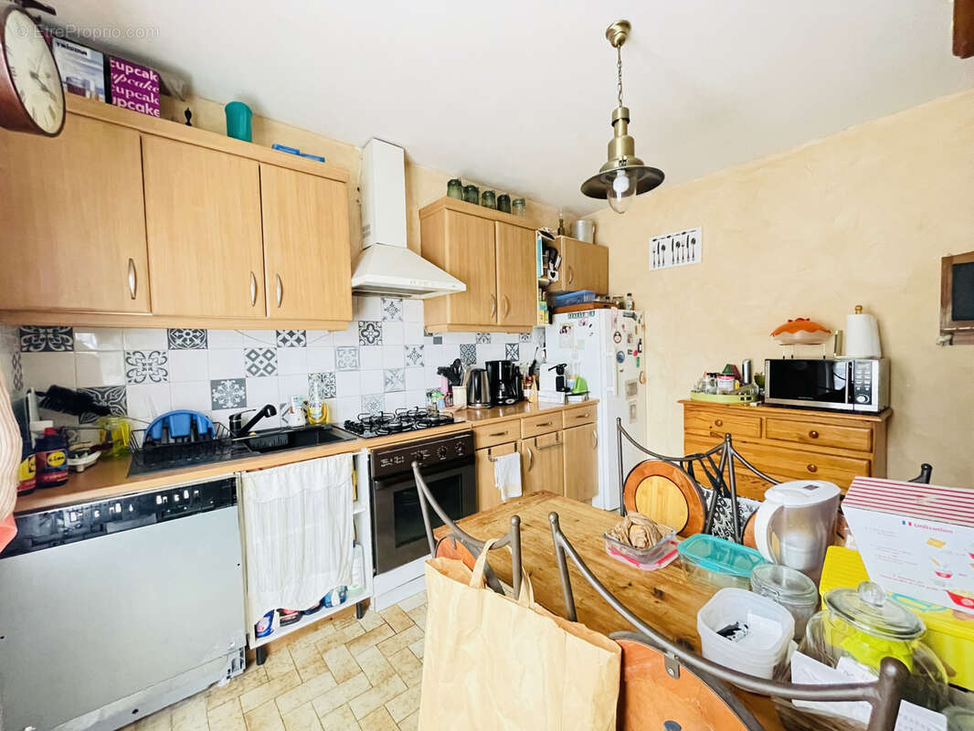 Maison à SAINT-PANTALEON-DE-LARCHE