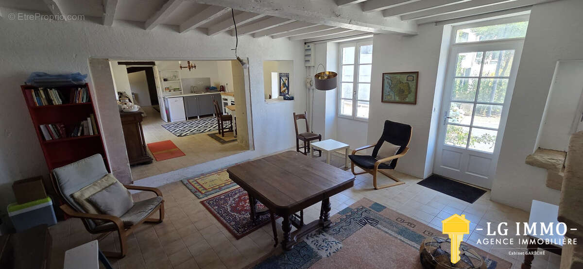 Maison Charentaise  - 141 m2, 2 chambres, dépendances - photo 9