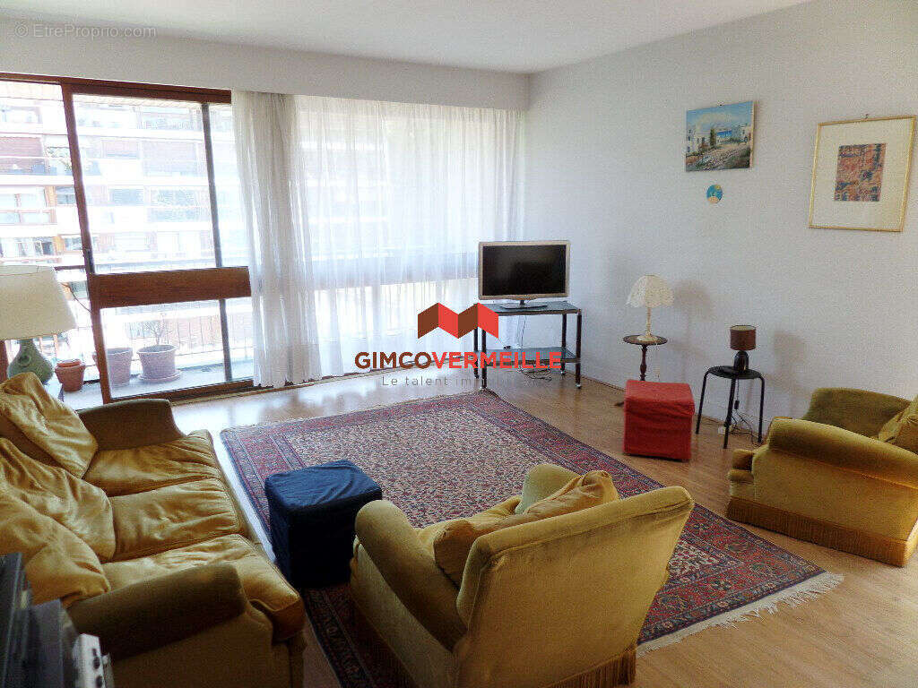 Appartement à LA CELLE-SAINT-CLOUD