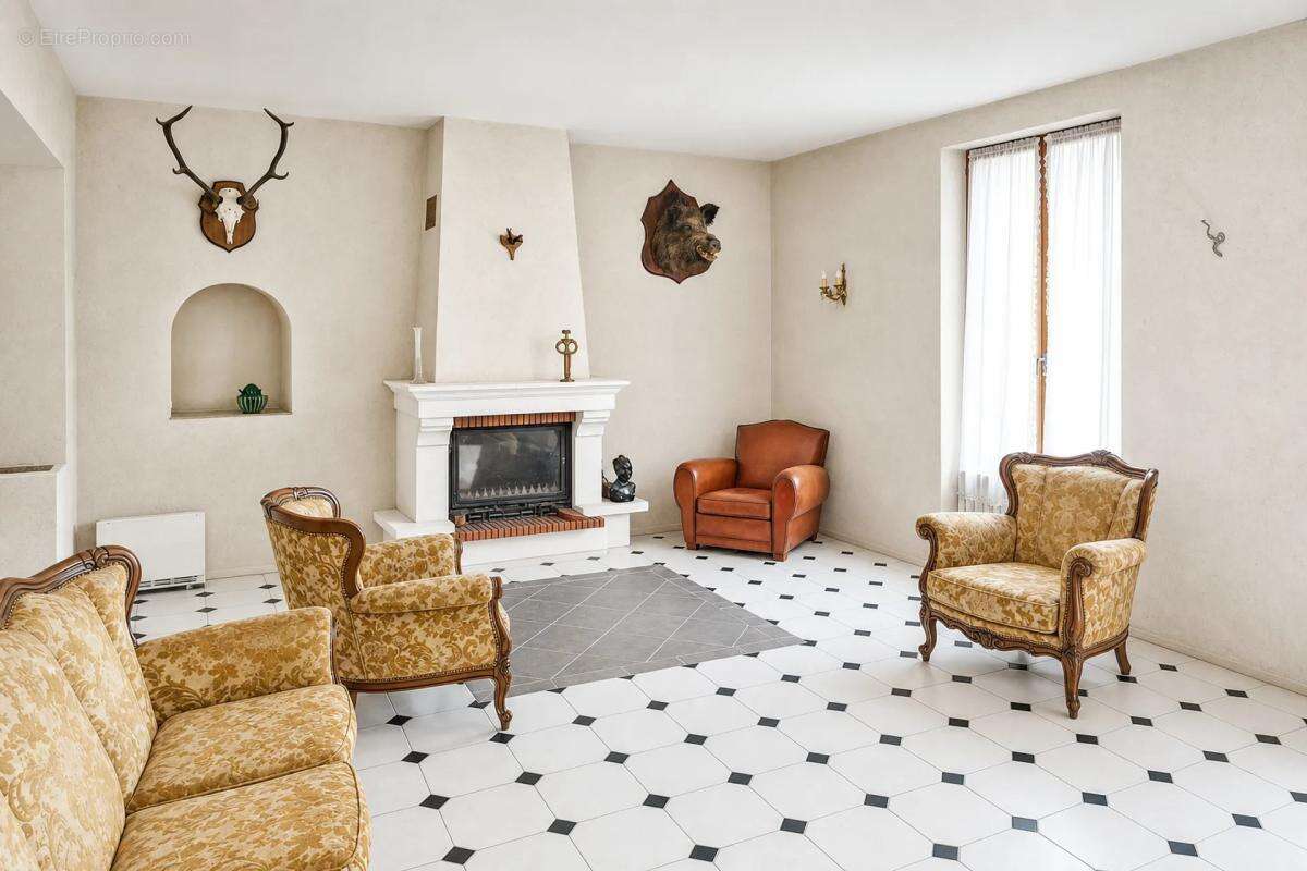 Maison à MEHUN-SUR-YEVRE