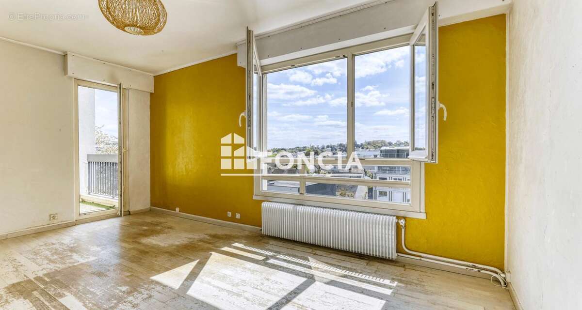 Appartement à BOURG-LA-REINE